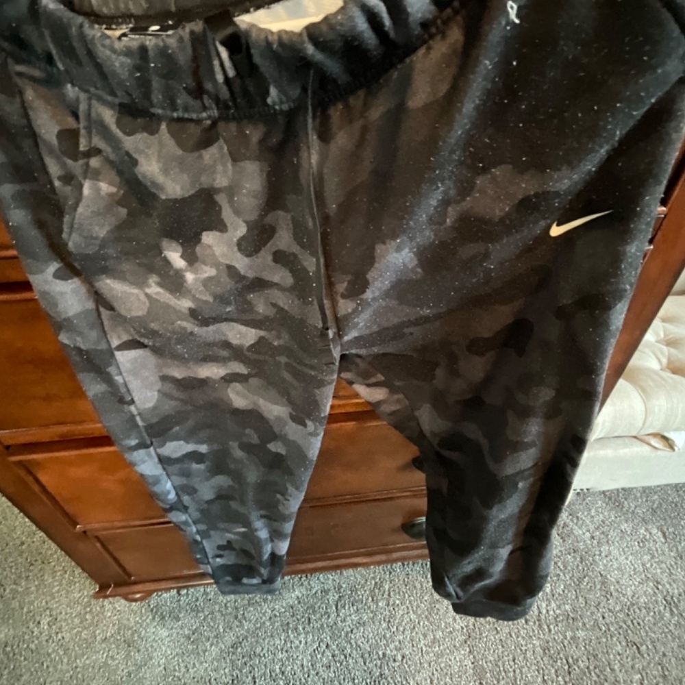 Nike Sweatpants - Picture 3 of 4